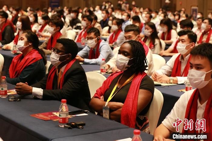 第十六屆“聯合國教科文組織孔子教育獎”9月27日晚在山東曲阜揭曉。梁犇 攝