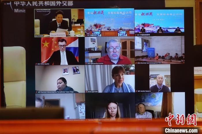“幸福新西藏、發(fā)展新畫(huà)卷”云訪問(wèn)活動(dòng)在拉薩、北京、莫斯科等地同時(shí)舉行?！∪轿木?攝