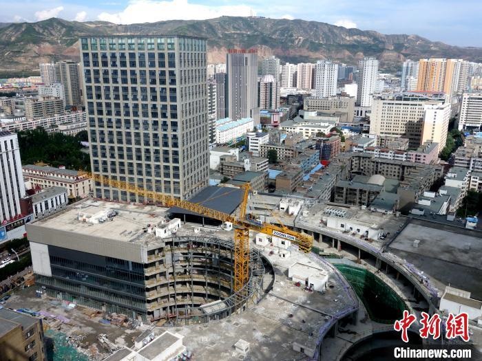 資料圖：城中區(qū)某商品住宅樓。 孫睿 攝