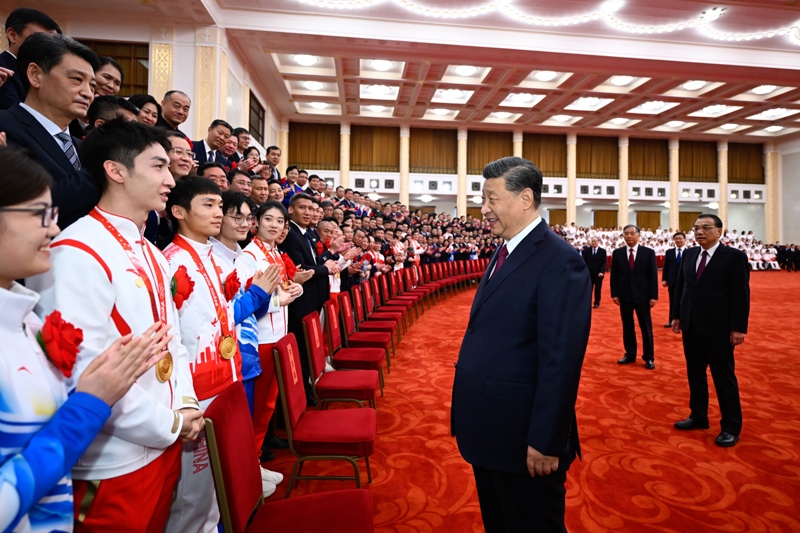 2022年4月8日，習(xí)近平總書記會見北京冬奧會、冬殘奧會突出貢獻(xiàn)集體代表、突出貢獻(xiàn)個人和中國體育代表團(tuán)成員。