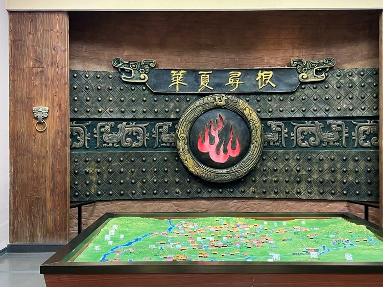 鑒往知來，跟著總書記學(xué)歷史丨走進(jìn)一座博物館，尋根五千年中華文明