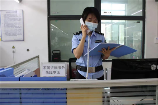 楊莎在工作。四川省女子強(qiáng)制隔離戒毒所供圖
