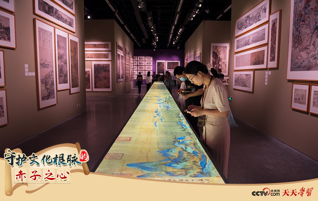 2023年7月1日，觀眾在浙江寧波美術館參觀中國歷代繪畫大系成果展·寧波特展。