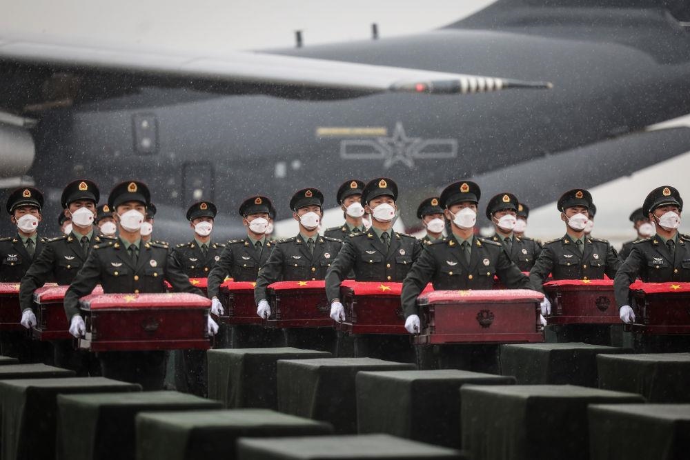 △2022年9月16日，載運著88位在韓中國人民志愿軍烈士遺骸及837件遺物的空軍專機降落在沈陽桃仙國際機場，英雄們回到祖國懷抱。