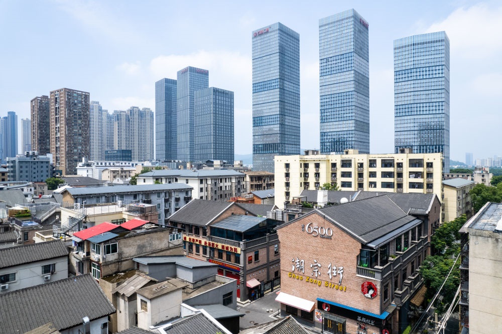  這是在長(zhǎng)沙市開福區(qū)拍攝的潮宗街及周邊景色（無人機(jī)照片，6月7日攝）。新華社記者 陳思汗 攝