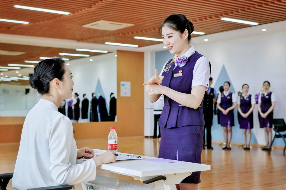 手語培訓(xùn)與考核。