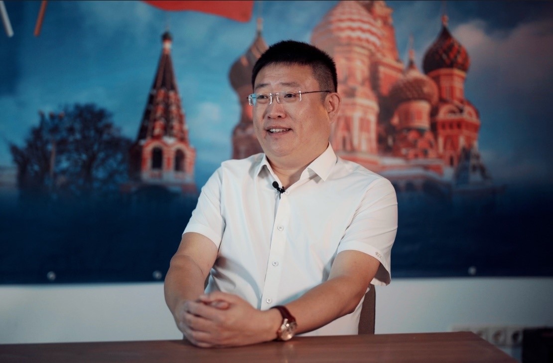 中俄人文合作發(fā)展中心主席尹斌接受人民網(wǎng)記者采訪。人民網(wǎng)記者 馬天翼攝