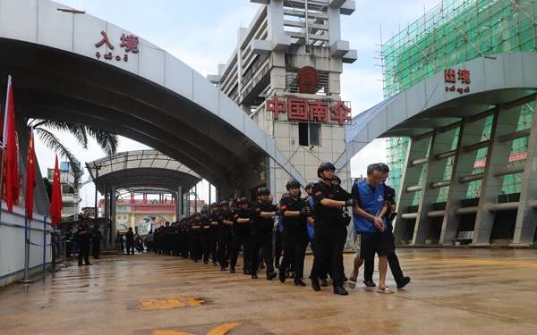 移交現(xiàn)場(chǎng)。公安部供圖