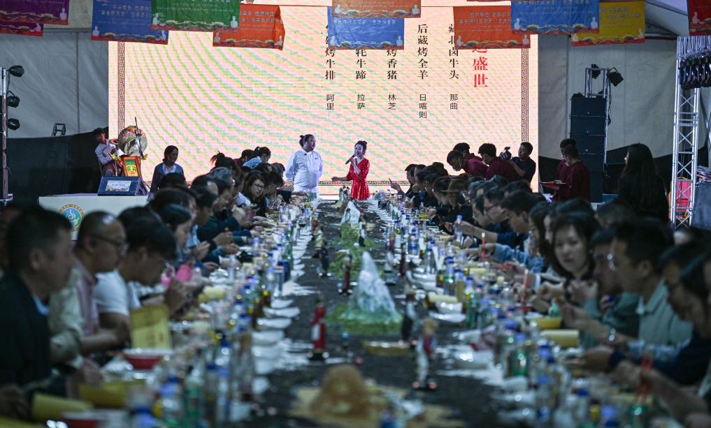 西藏味道美食體驗(yàn)周活動(dòng)現(xiàn)場(chǎng)。新華社記者晉美多吉 攝