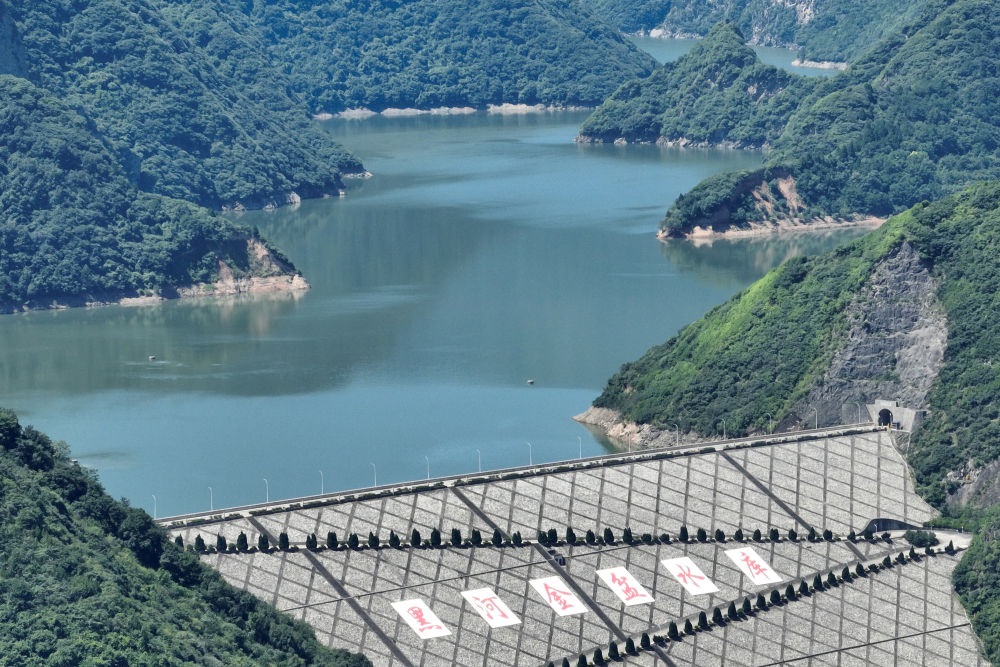 這是黑河金盆水庫(kù)（2023年7月16日攝，無(wú)人機(jī)照片）。新華社記者 邵瑞 攝