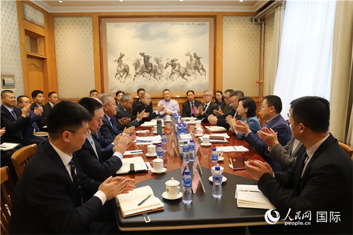 3.2023年10月30日，中國駐蒙使館座談會現(xiàn)場。人民網(wǎng)記者 霍文攝