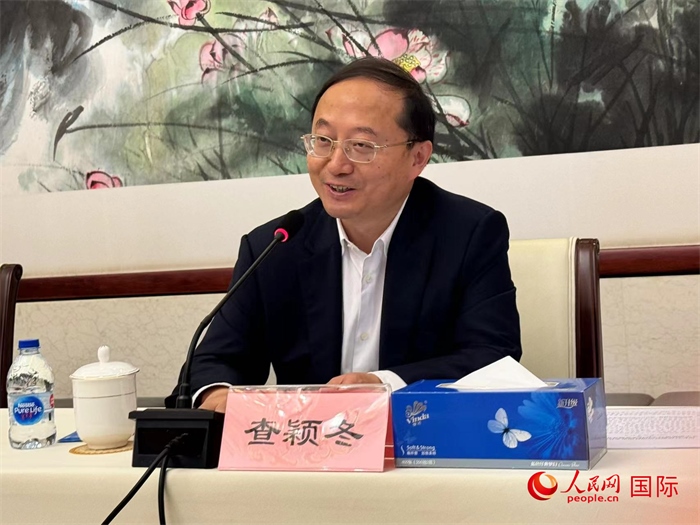 10月31日，蘇州市人民政府副市長查穎冬在第五屆中法文化論壇媒體吹風會上講話。（人民網(wǎng) 謝瑩攝）