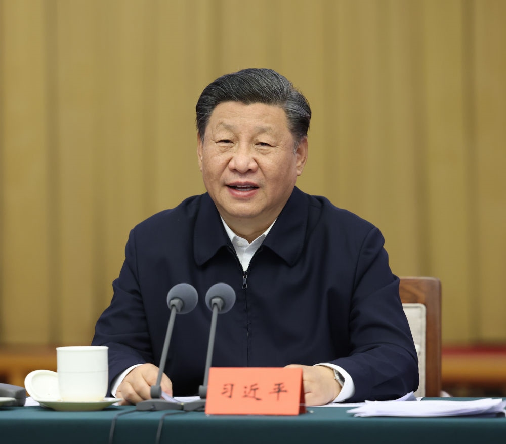 2021年10月22日下午，中共中央總書(shū)記、國(guó)家主席、中央軍委主席習(xí)近平在山東省濟(jì)南市主持召開(kāi)深入推動(dòng)黃河流域生態(tài)保護(hù)和高質(zhì)量發(fā)展座談會(huì)并發(fā)表重要講話(huà)。新華社記者 謝環(huán)馳 攝