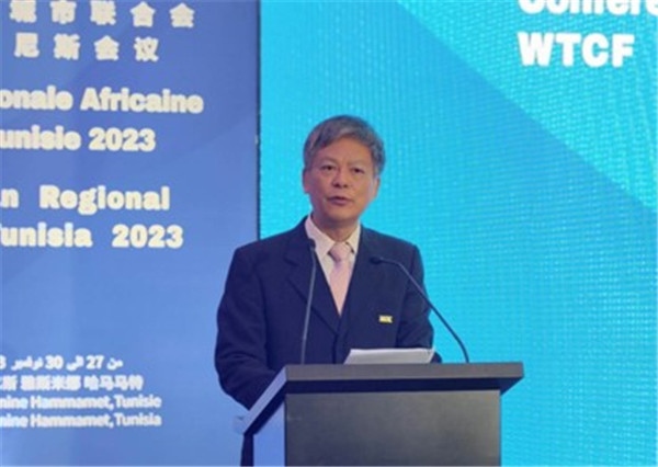 2023世界旅游城市聯(lián)合會(huì)非洲區(qū)域突尼斯會(huì)議 世界旅游城市聯(lián)合會(huì)常務(wù)副秘書長(zhǎng)李寶春致辭。主辦方供圖