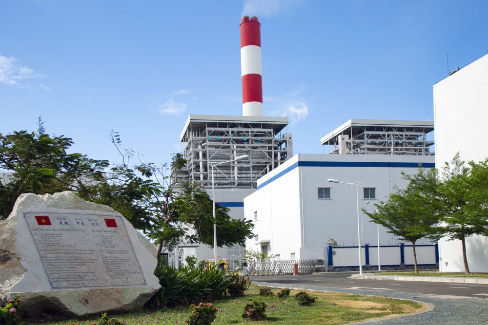 這是2021年3月24日在越南平順省拍攝的越南永新燃煤電廠一期BOT項(xiàng)目廠區(qū)。新華社發(fā)（南方電網(wǎng)越南永新公司供圖）