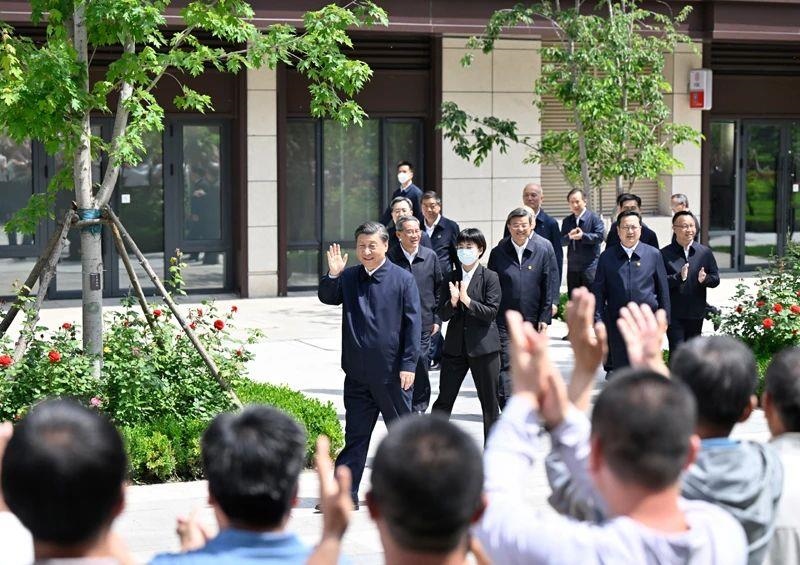 △2023年5月10日，習(xí)近平總書記在河北雄安新區(qū)容東片區(qū)南文營社區(qū)考察。