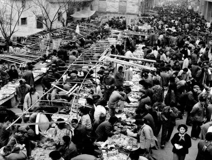 1982年，義烏湖清門馬路市場場景。拍友 金福根 攝