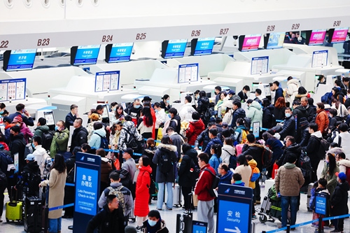 2024年春運(yùn)首日，大興機(jī)場(chǎng)預(yù)計(jì)保障進(jìn)出港旅客13.59萬人次。大興機(jī)場(chǎng)供圖