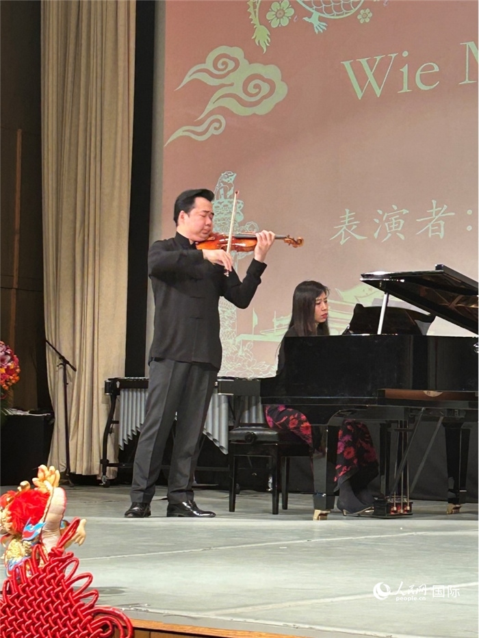 小提琴獨(dú)奏《Wie Melodien zieht es mir》《新春樂》，表演者：寧峰、韓卉菁（鋼琴伴奏）