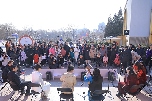 中國音樂學院“國樂快閃”演出。學校供圖
