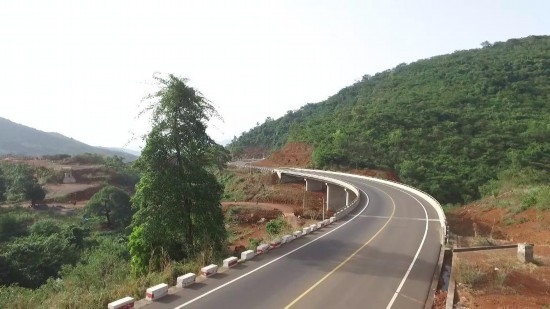 中塞友誼公路。