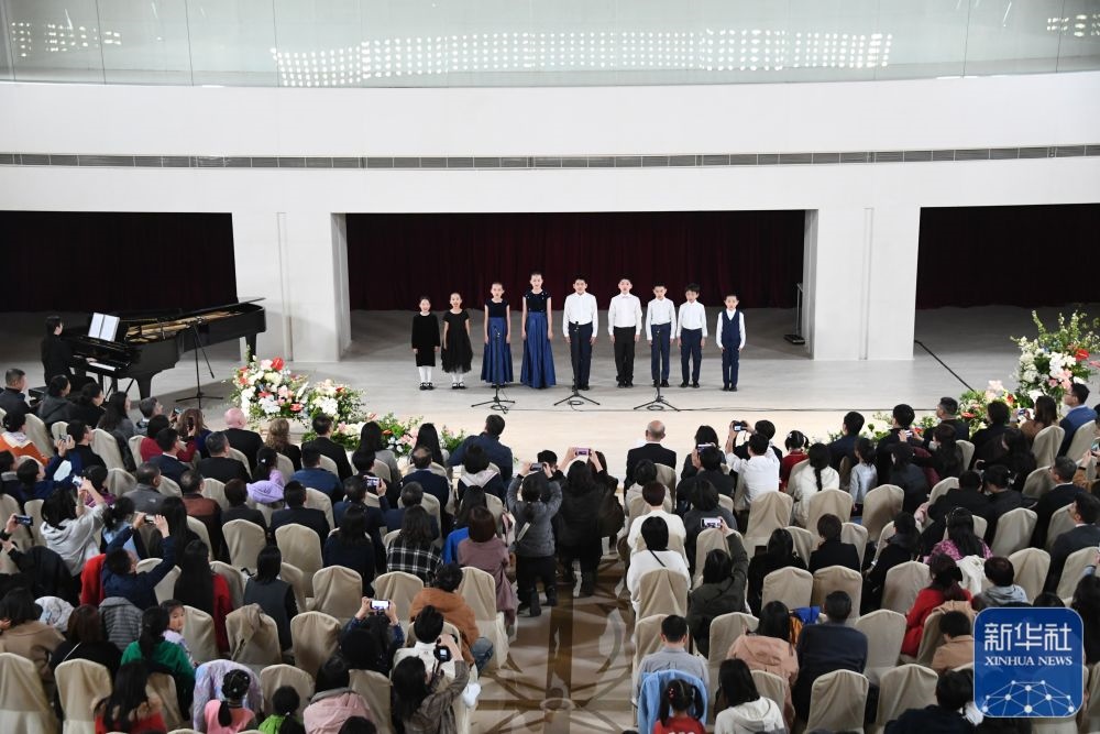 3月21日，金融街童聲合唱團(tuán)在音樂會(huì)上演出。新華社記者 任超 攝
