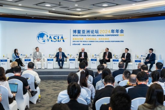 圖為博鰲亞洲論壇2024年年會“AIGC改變世界”分論壇現(xiàn)場。新華社記者 曹夢瑤 攝