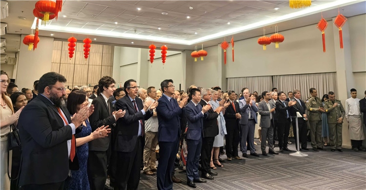 當(dāng)?shù)貢r(shí)間3月27日，中國(guó)駐累西腓新任總領(lǐng)事蘭和平舉行到任招待會(huì)。圖為招待會(huì)現(xiàn)場(chǎng)。中國(guó)駐累西腓總領(lǐng)事館供圖
