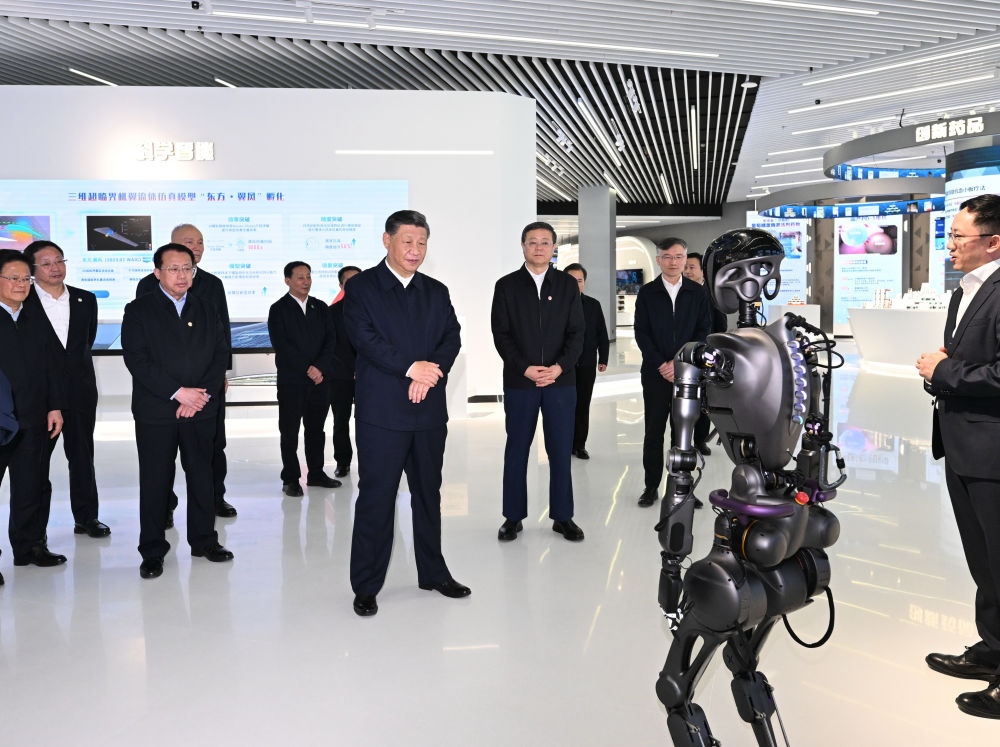 2023年11月28日下午，習(xí)近平總書記在上海浦東新區(qū)張江科學(xué)城參觀上海科技創(chuàng)新成果展。