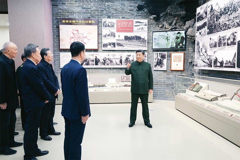 2024年2月1日至2日，中共中央總書記、國家主席、中央軍委主席習近平來到天津，看望慰問基層干部群眾。這是2日上午，習近平在平津戰(zhàn)役紀念館考察。 新華社記者 鞠鵬/攝