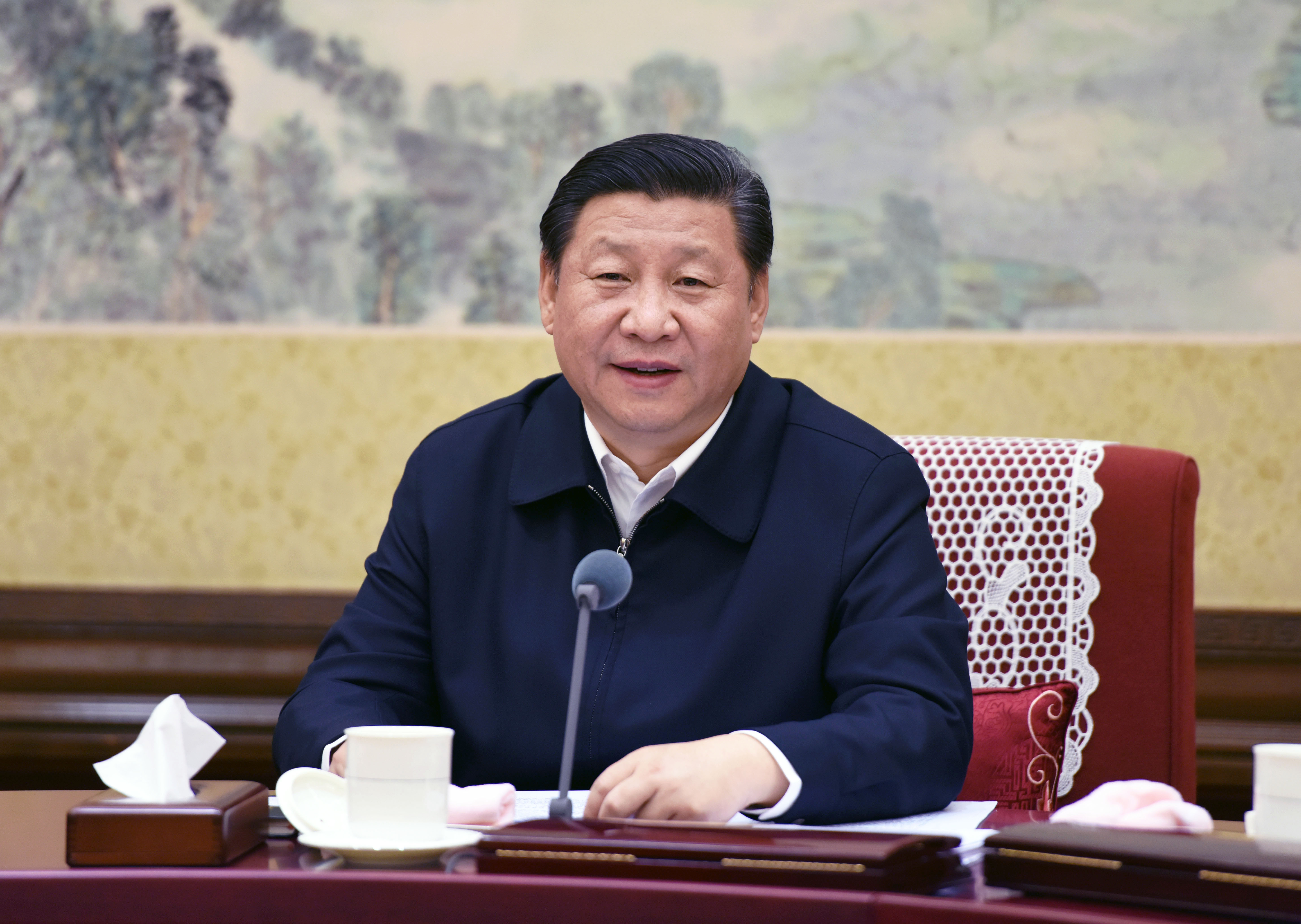 △ 2015年12月28日至29日，中共中央政治局召開專題民主生活會，對照檢查踐行“三嚴三實”情況，討論研究加強黨風(fēng)廉政建設(shè)措施。習(xí)近平總書記主持會議并發(fā)表重要講話。