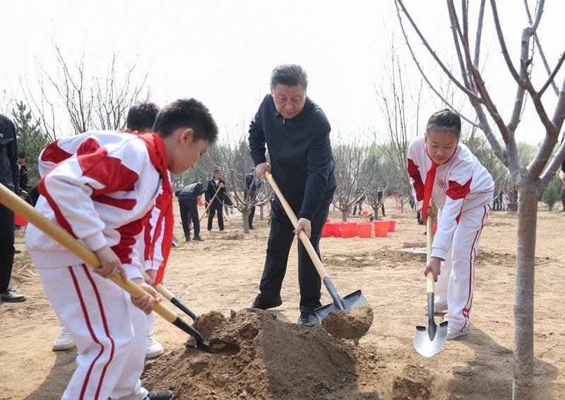 △2024年4月3日，習(xí)近平總書記來到北京市通州區(qū)潞城鎮(zhèn)參加首都義務(wù)植樹活動。