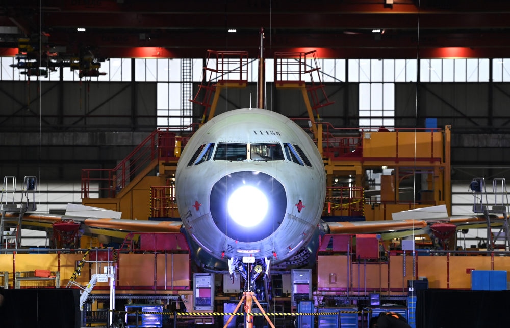 2022年11月9日，在空客天津總裝線，其首架空客A321飛機上線開始總裝。新華社記者 趙子碩 攝