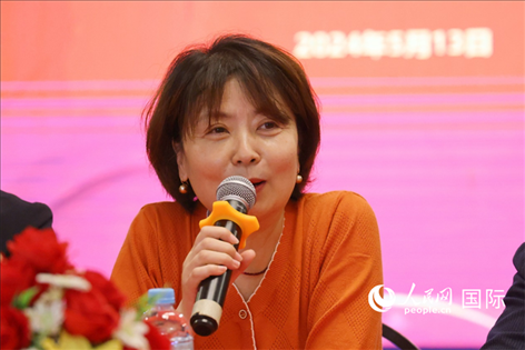 陜西省歸國華僑聯(lián)合會黨組成員、副主席兼秘書長尚小紅在座談會上致辭。人民網(wǎng)記者 陳海琪攝