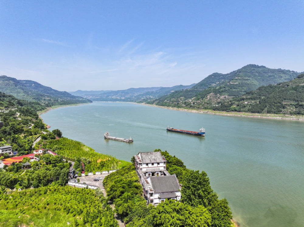 長江重慶萬州段景象（2024年5月15日攝，無人機(jī)照片）。新華社記者 王全超 攝