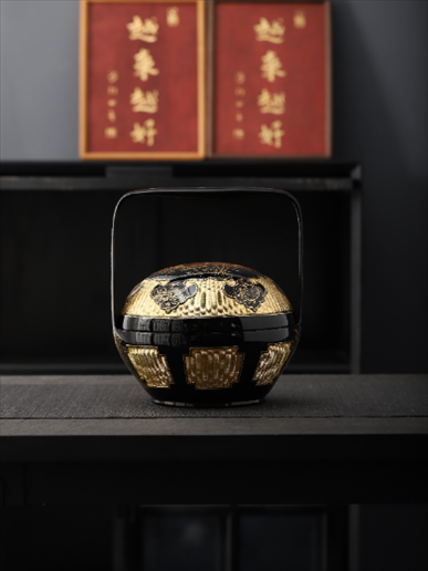 永春漆籃作品《籃犀》。中國美術(shù)館供圖
