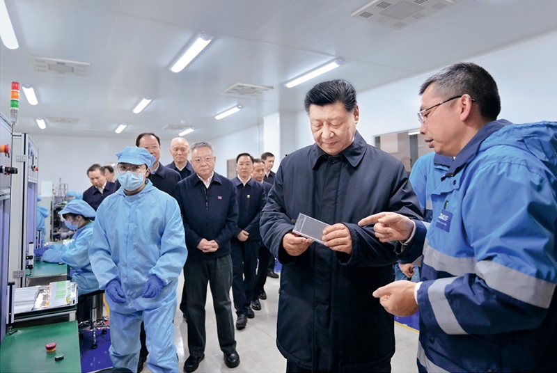 2024年3月18日至21日，中共中央總書記、國家主席、中央軍委主席習近平在湖南考察。這是18日下午，習近平在中德合資企業(yè)巴斯夫杉杉電池材料有限公司考察。 新華社記者 謝環(huán)馳/攝