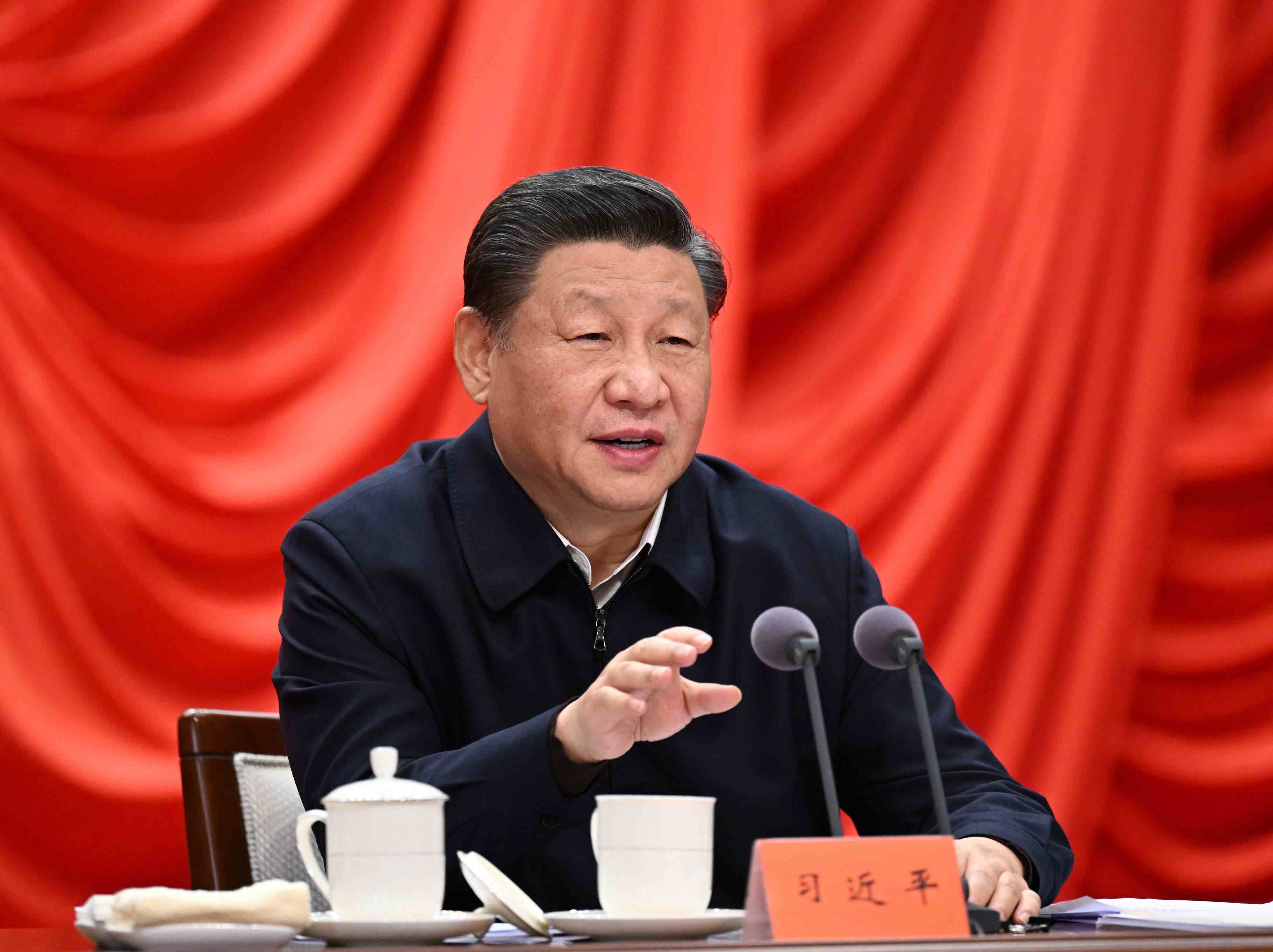 △ 2022年1月11日，習(xí)近平總書記在省部級(jí)主要領(lǐng)導(dǎo)干部學(xué)習(xí)貫徹黨的十九屆六中全會(huì)精神專題研討班開班式上發(fā)表重要講話，強(qiáng)調(diào)全黨同志都要明大德、守公德、嚴(yán)私德。