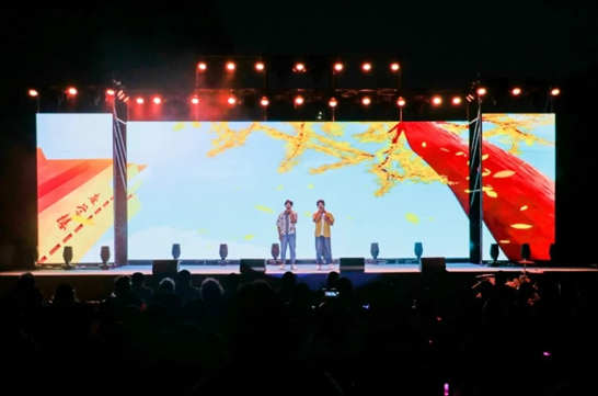歌曲《啟程》演出現(xiàn)場(chǎng)。供圖：日照職業(yè)技術(shù)學(xué)院