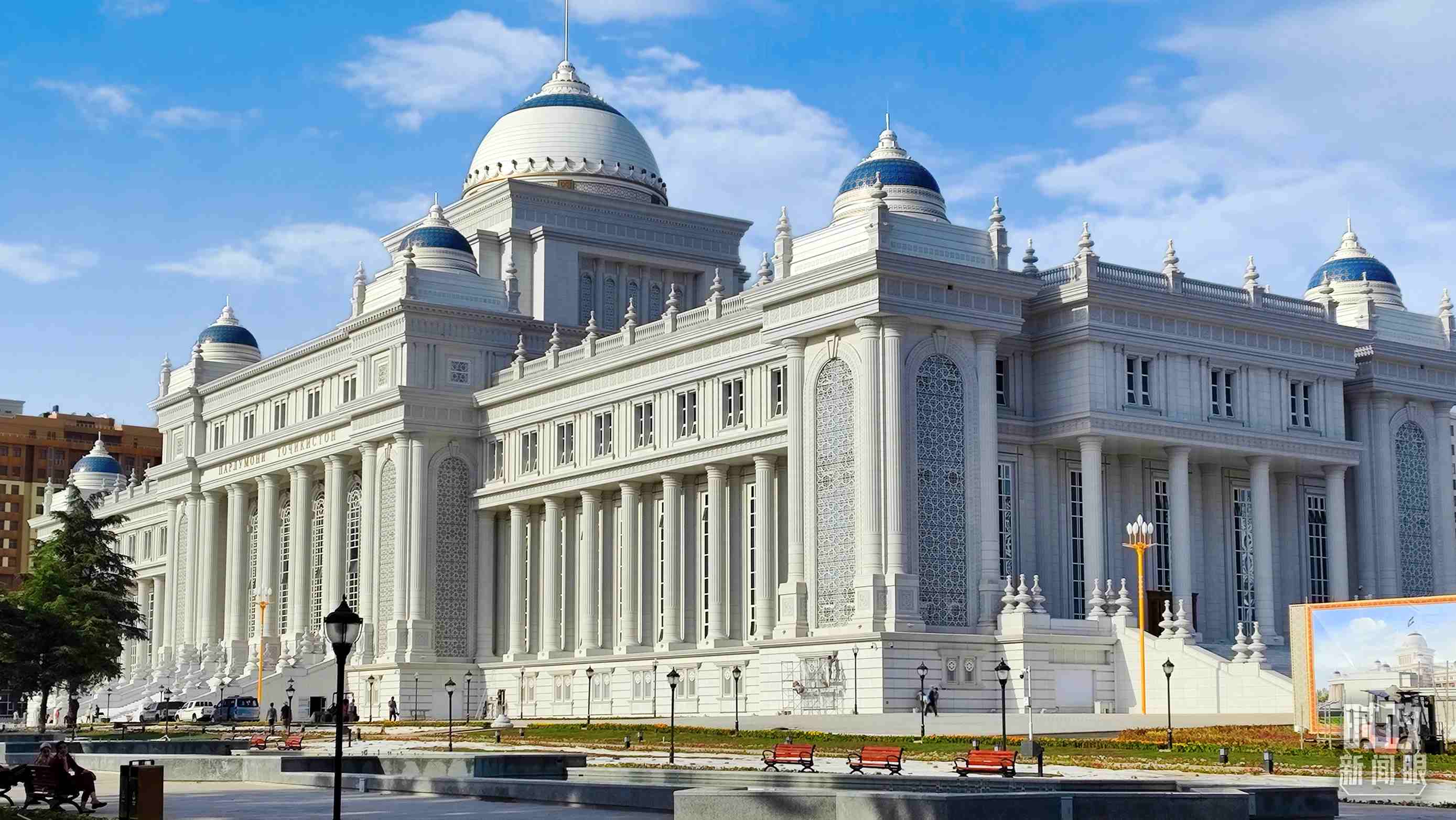 △中方援建塔議會大樓。（總臺記者員志軍拍攝）