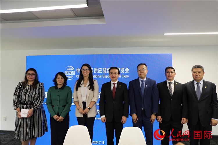 嘉賓合影。人民網(wǎng) 埃內(nèi)斯托·多明戈斯攝