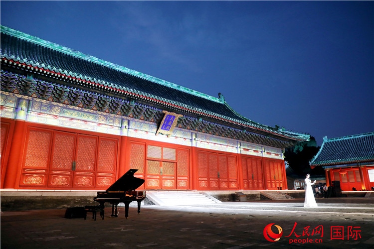 “光影北京——2024世界燈光師大會(huì)”開幕式現(xiàn)場(chǎng)。人民網(wǎng)記者 趙益普攝