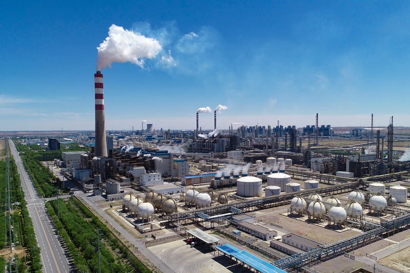2021年5月16日拍攝的寧夏寧東能源化工基地。