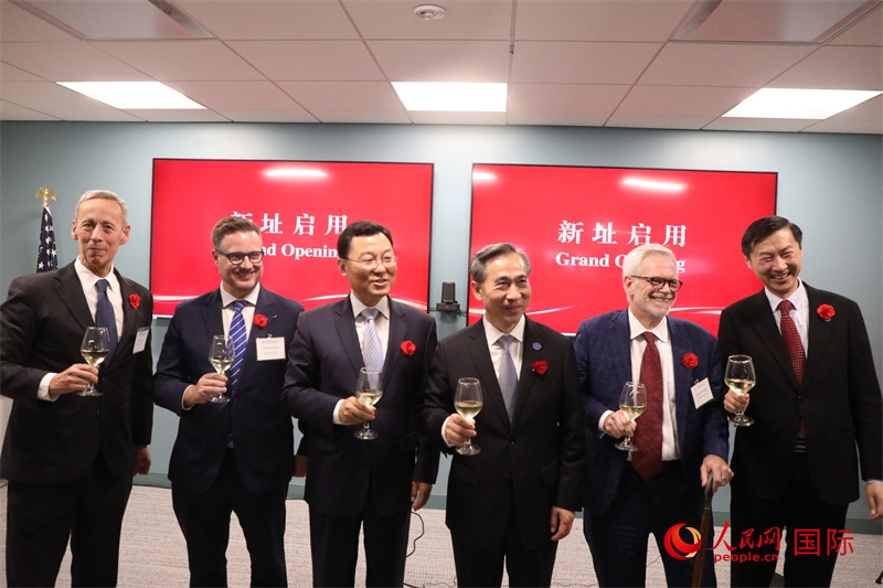 4、美中貿(mào)易全國委員會會長克雷格·艾倫、美國商會高級副會長傅瑞偉等美國工商界代表出席活動。 人民網(wǎng)記者 李志偉攝