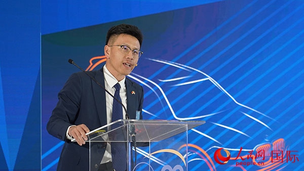 延鋒彼歐南非公司總經(jīng)理張鑫致辭。人民網(wǎng) 張茜攝
