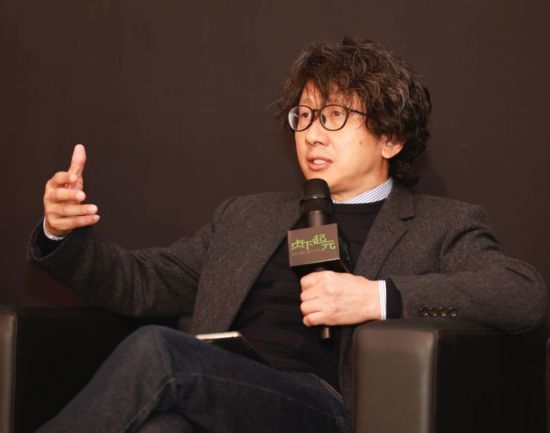 在學術論壇上發(fā)言的朱銳。（受訪者供圖）