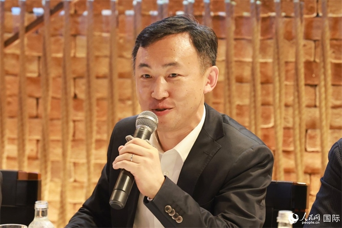 中國駐里約熱內(nèi)盧代總領(lǐng)事王海濤在座談會上致辭。人民網(wǎng)記者 陳海琪攝