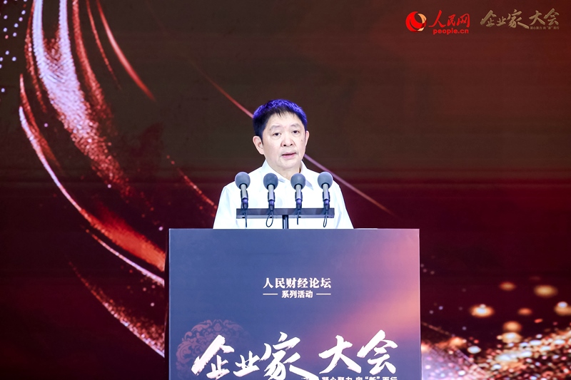 冠達(dá)控股集團(tuán)董事局主席彭建虎。人民網(wǎng)記者 孫博洋攝