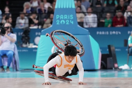 巴黎殘奧會｜“撞車、摔倒，我們都習慣了”