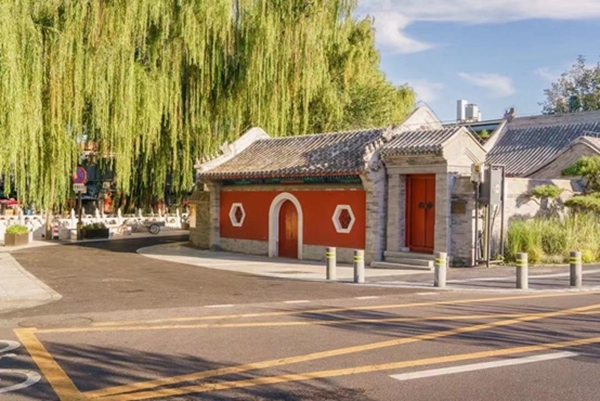 北京建筑大學(xué)古建保護(hù)與利用專業(yè)師生對(duì)北京德勝門(mén)內(nèi)大街開(kāi)展空間品質(zhì)綜合提升項(xiàng)目，圖為項(xiàng)目竣工后的實(shí)景圖。校方供圖